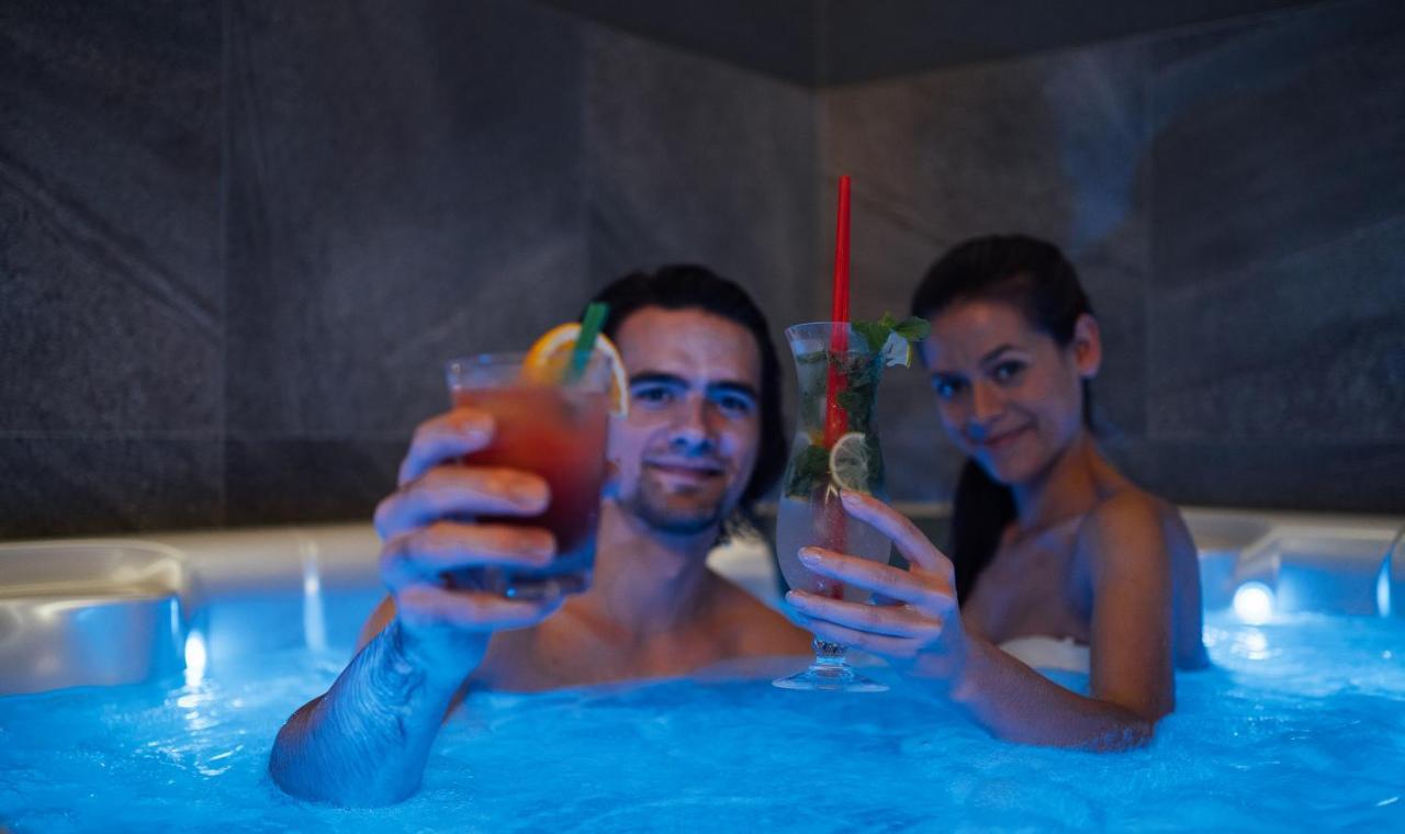Wellness Relax - Luxusni Hotell Prag Exteriör bild